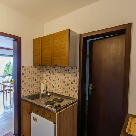 Apartment Desa 1 *
